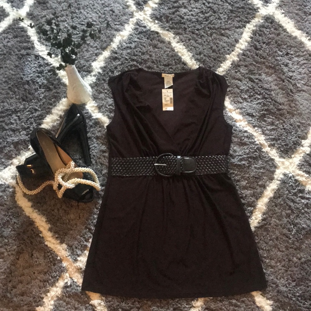 ⭐️NWT Studio Y Top!⭐️